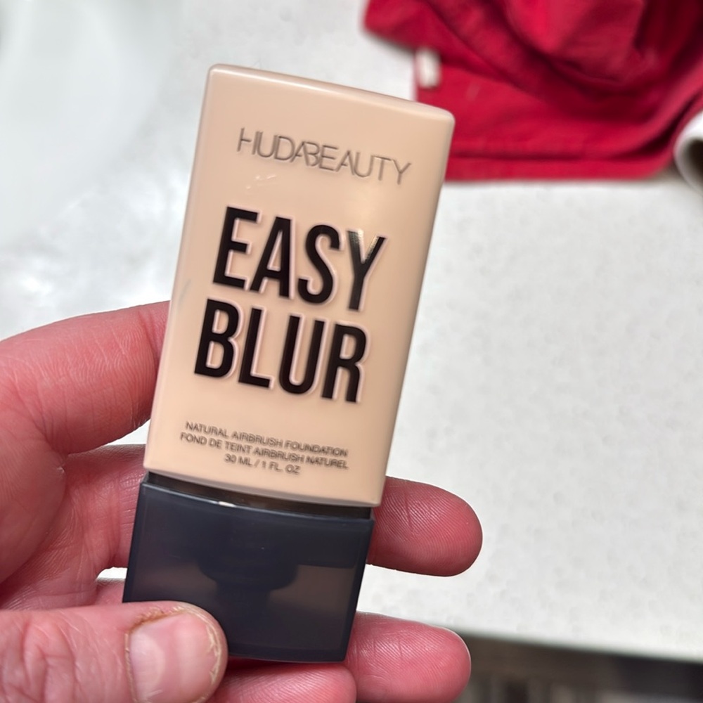 Huda beauty easy blur